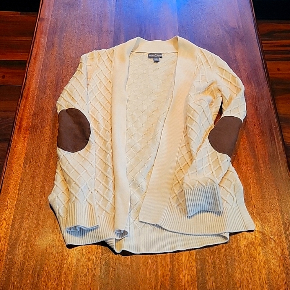 Women size Small- Market & Spruce- cream cardigan/sweater with elbow patches!-
